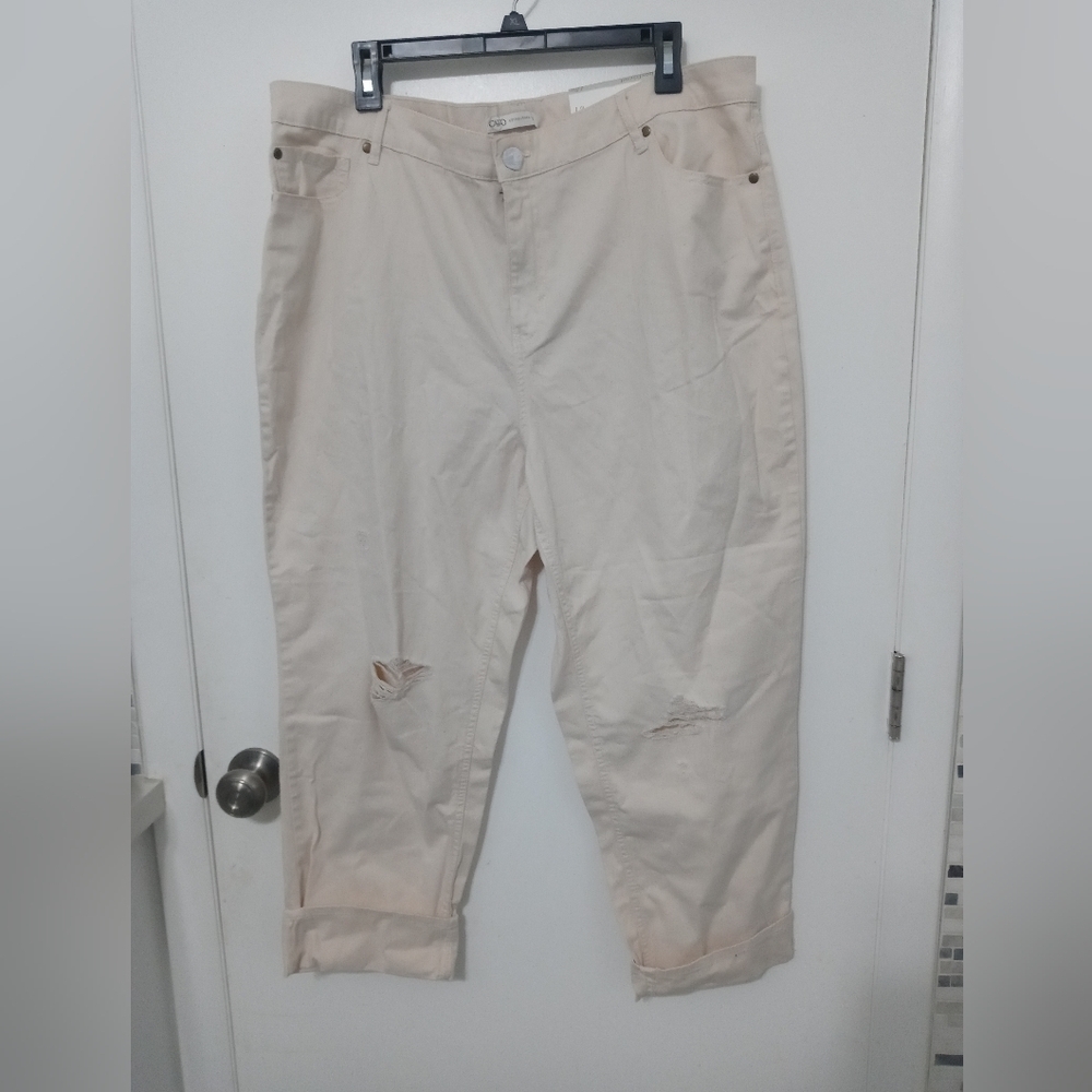 Cato Boyfriend distressed cream colored 5 pocket casual pants folded cuff 18 new